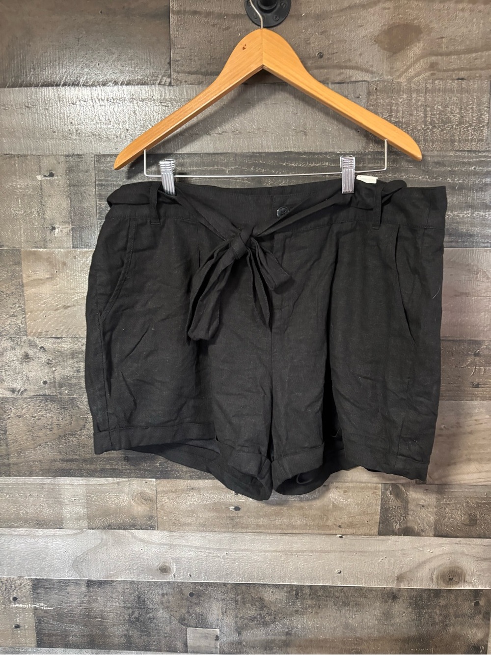 NWT torrid First At Fit Black Paperbag style Linen-Blend Shorts 14